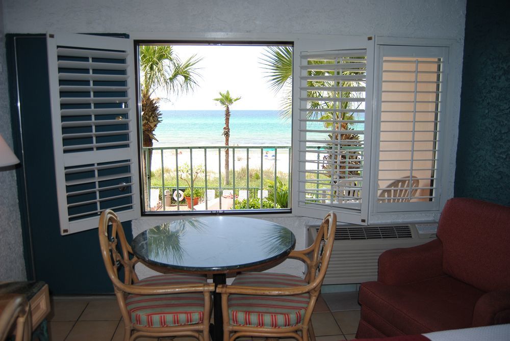 Casa Loma Panama - Beachfront Hotel